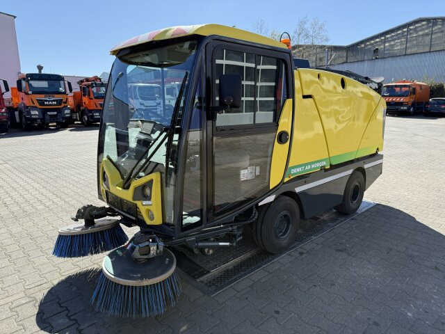 Road sweeper Johnston C202 Kleinkehrmaschine 2 M³ - 6.000 h: picture 13 Road sweeper Johnston C202 Kleinkehrmaschine 2 M³ - 6.000 h: picture 13