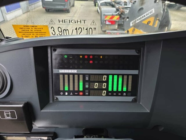 Liebherr LTM 1070-4.2 Autokran mit Spitze *TOP Zustand - All terrain crane: picture 5 Liebherr LTM 1070-4.2 Autokran mit Spitze *TOP Zustand - All terrain crane: picture 5