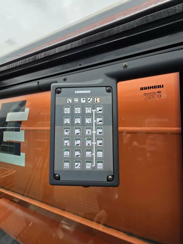 Liebherr LTM 1070-4.2 Autokran mit Spitze *TOP Zustand - All terrain crane: picture 2 Liebherr LTM 1070-4.2 Autokran mit Spitze *TOP Zustand - All terrain crane: picture 2