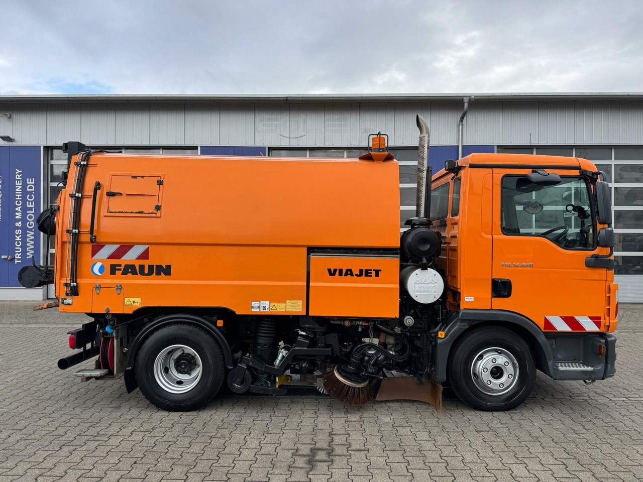 MAN 12.220 4x2 BL Kehrmaschine Viajet 5RHS - Road sweeper: picture 4 MAN 12.220 4x2 BL Kehrmaschine Viajet 5RHS - Road sweeper: picture 4
