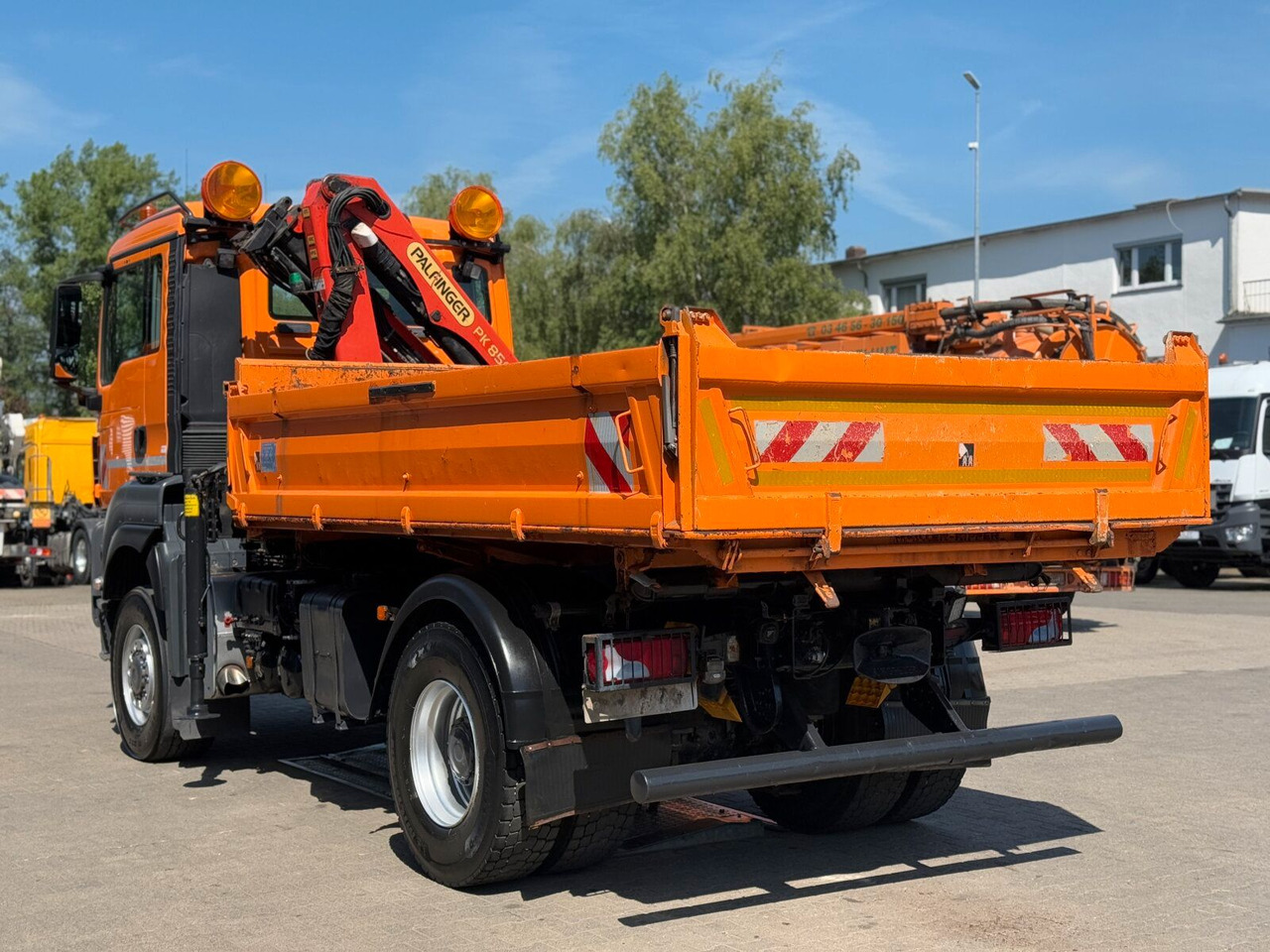 MAN TGA 18.360 4x4 Kipper Kran PALFINGER Winterd. - Crane truck: picture 5 MAN TGA 18.360 4x4 Kipper Kran PALFINGER Winterd. - Crane truck: picture 5