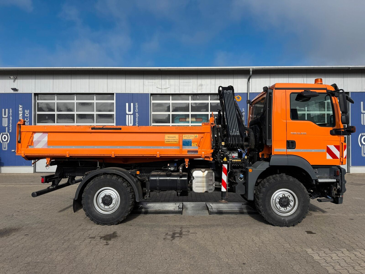 MAN TGM 13.250 4x4 Kipper Kran HIAB Winterd. - Crane truck: picture 3 MAN TGM 13.250 4x4 Kipper Kran HIAB Winterd. - Crane truck: picture 3