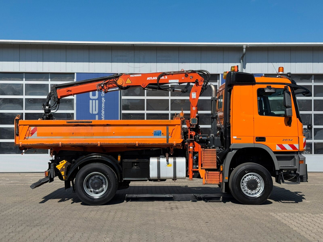 Mercedes-Benz ACTROS 2044 4x4 Kipper Kran ATLAS 65.2 A2L - Crane truck: picture 3 Mercedes-Benz ACTROS 2044 4x4 Kipper Kran ATLAS 65.2 A2L - Crane truck: picture 3