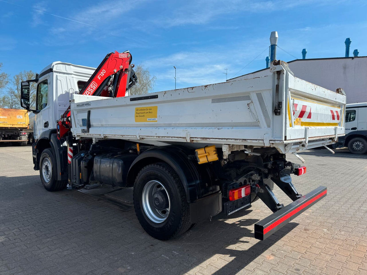 Mercedes-Benz AROCS 1832 4x2 Euro 6 Kipper Kran FASSI F120FB - Tipper, Crane truck: picture 5 Mercedes-Benz AROCS 1832 4x2 Euro 6 Kipper Kran FASSI F120FB - Tipper, Crane truck: picture 5