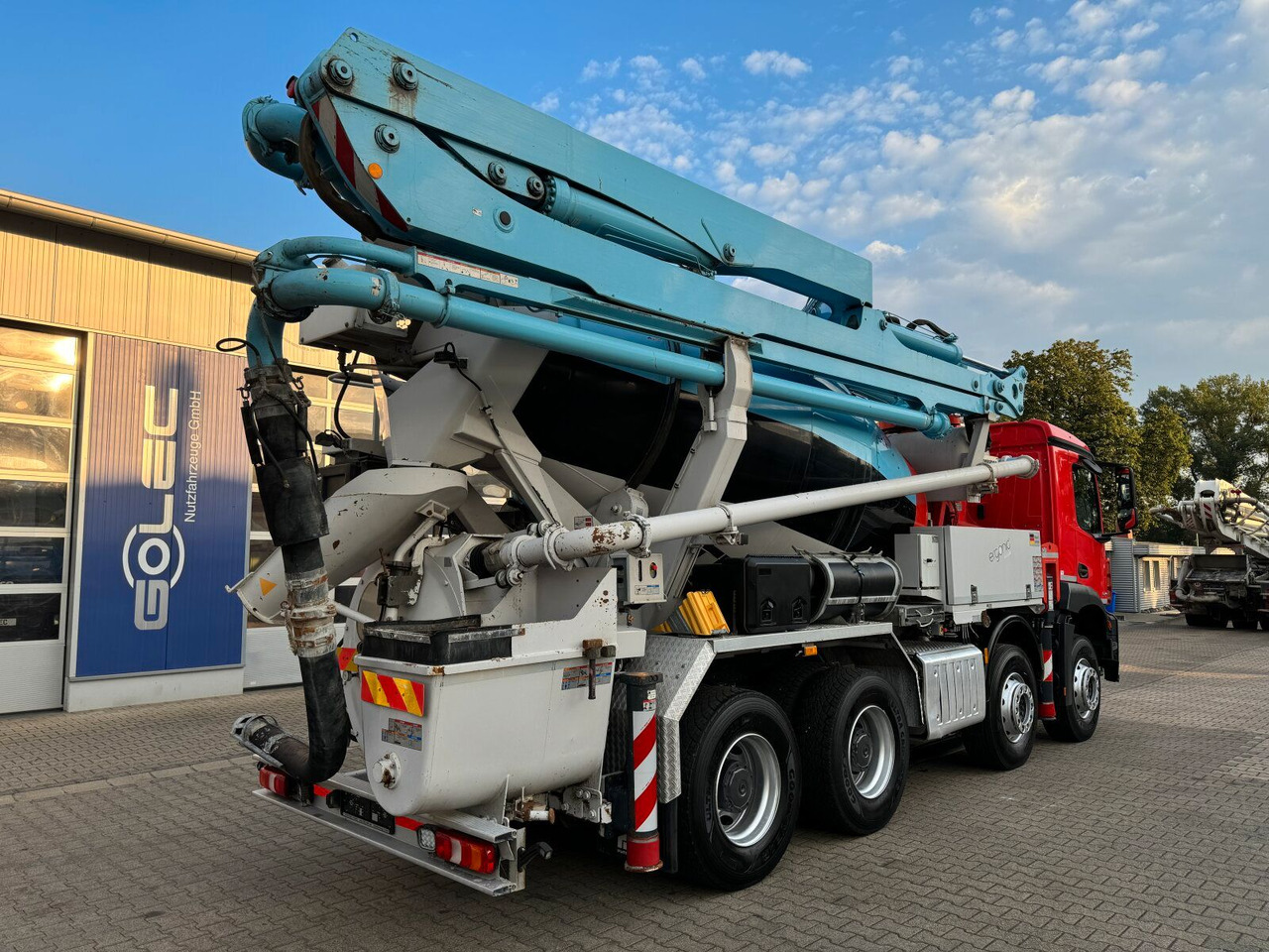 Mercedes-Benz AROCS 3243 8x4 Euro 6 Pumi Putzmeister TMM 24-3 - Concrete pump truck: picture 5 Mercedes-Benz AROCS 3243 8x4 Euro 6 Pumi Putzmeister TMM 24-3 - Concrete pump truck: picture 5