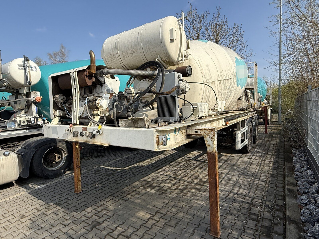 Intermix 10 m³ Betonmischer Auflieger mit Motor - Semi-trailer: picture 4 Intermix 10 m³ Betonmischer Auflieger mit Motor - Semi-trailer: picture 4