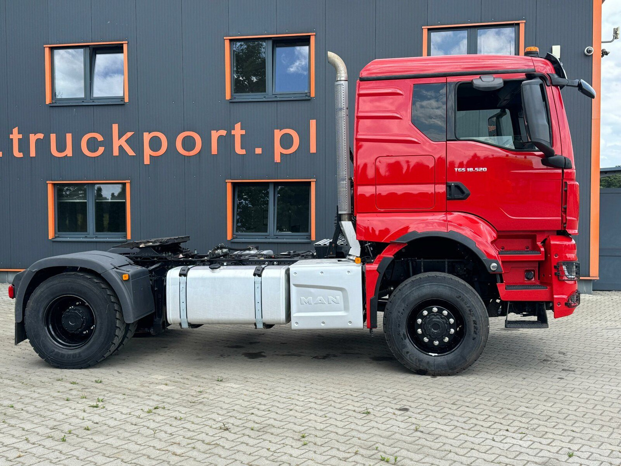 MAN TGS 18.520 4x4 SZM - Kipphyd. Blatt Luft Pritard - Tractor unit: picture 4 MAN TGS 18.520 4x4 SZM - Kipphyd. Blatt Luft Pritard - Tractor unit: picture 4