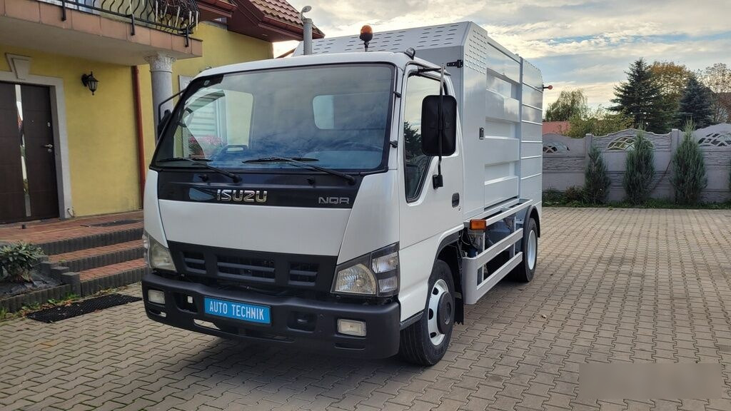 Isuzu NQR75 Container washer laveuse lavacassonetti myjka - Garbage truck: picture 3 Isuzu NQR75 Container washer laveuse lavacassonetti myjka - Garbage truck: picture 3