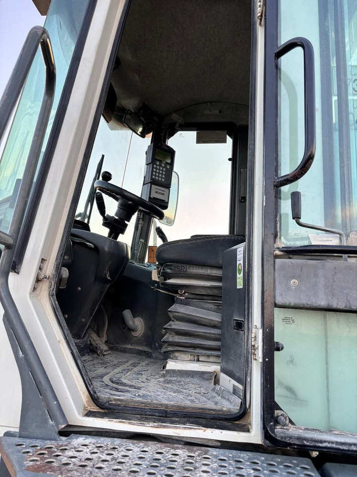 Liebherr L544 - Wheel loader: picture 5 Liebherr L544 - Wheel loader: picture 5