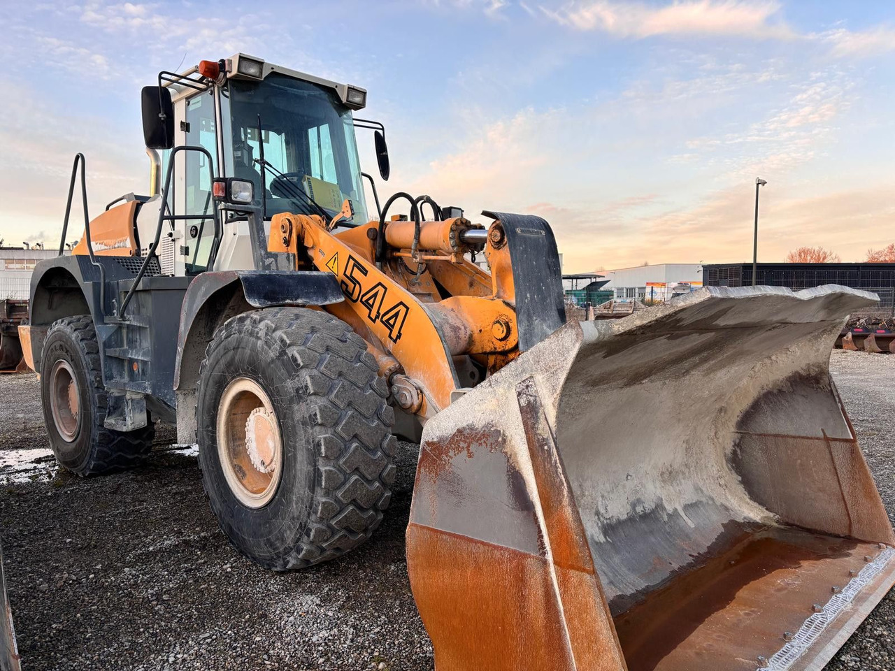 Liebherr L544 - Wheel loader: picture 1 Liebherr L544 - Wheel loader: picture 1