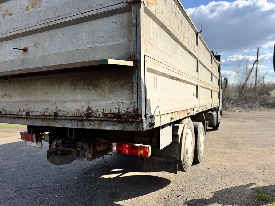 Dropside/ Flatbed truck MAN 26.464: picture 6