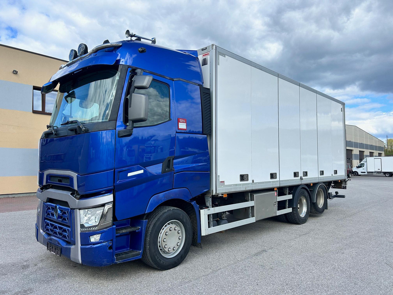 RENAULT T520 - Box truck: picture 2 RENAULT T520 - Box truck: picture 2