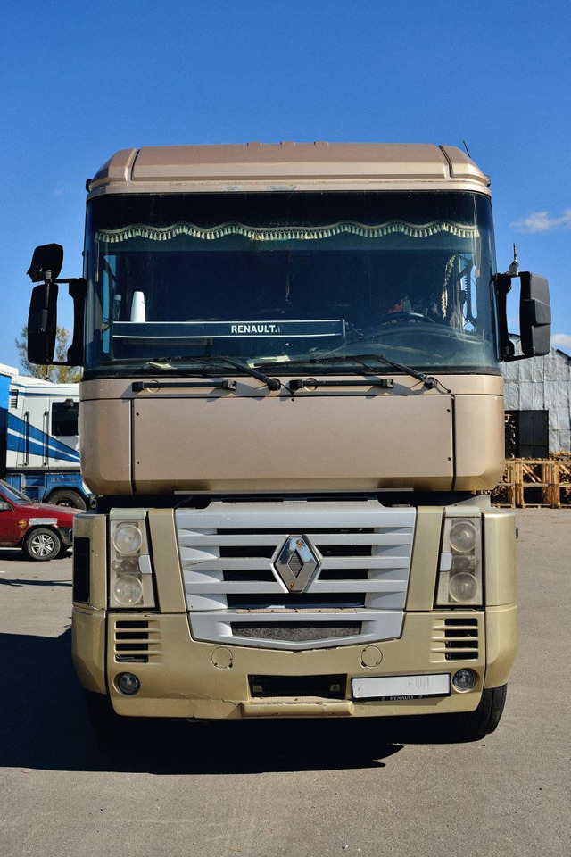 RENAULT Magnum 440 - Tractor unit: picture 3 RENAULT Magnum 440 - Tractor unit: picture 3