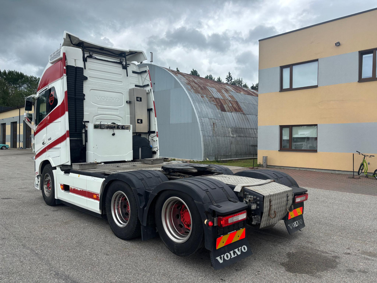 VOLVO FH16.750 - Tractor unit: picture 3 VOLVO FH16.750 - Tractor unit: picture 3