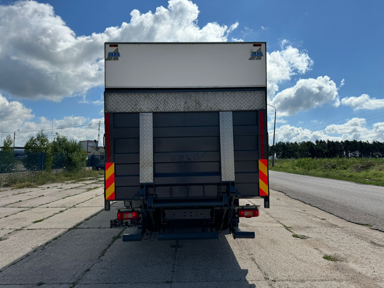 VOLVO FM330 - Refrigerator truck: picture 3 VOLVO FM330 - Refrigerator truck: picture 3