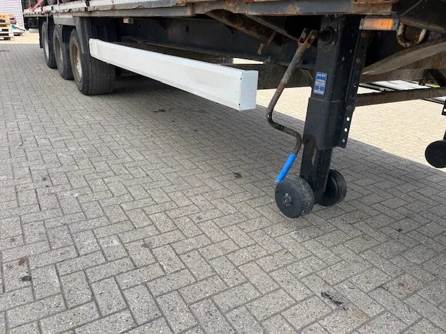 Krone stack with 4x mega flat trailer - Dropside/ Flatbed semi-trailer: picture 4 Krone stack with 4x mega flat trailer - Dropside/ Flatbed semi-trailer: picture 4