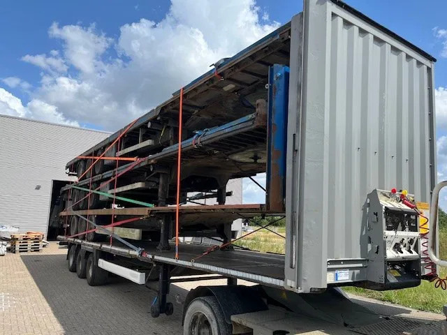 Krone stack with 4x mega flat trailer - Dropside/ Flatbed semi-trailer: picture 1 Krone stack with 4x mega flat trailer - Dropside/ Flatbed semi-trailer: picture 1