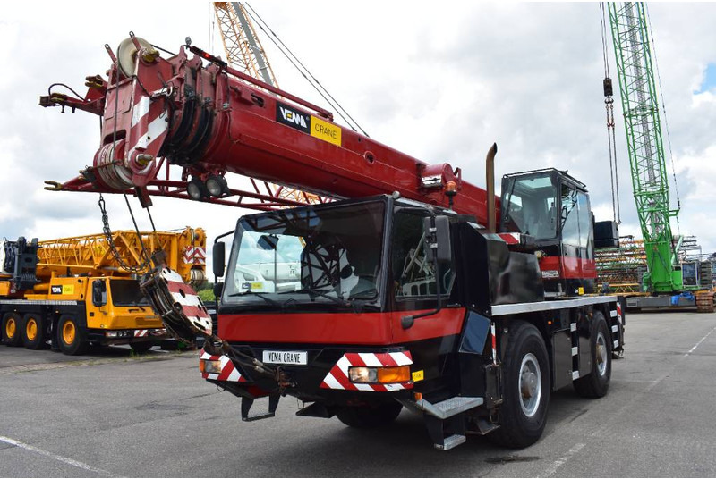 Liebherr LTM 1030-2 - All terrain crane: picture 2 Liebherr LTM 1030-2 - All terrain crane: picture 2