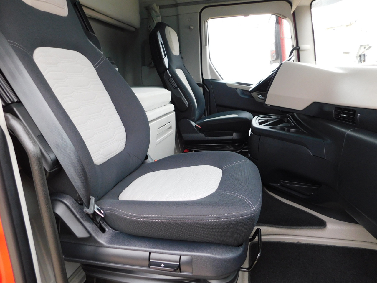 Ford F max 4x2 scab e6 12tx2620 - Tractor unit: picture 5 Ford F max 4x2 scab e6 12tx2620 - Tractor unit: picture 5