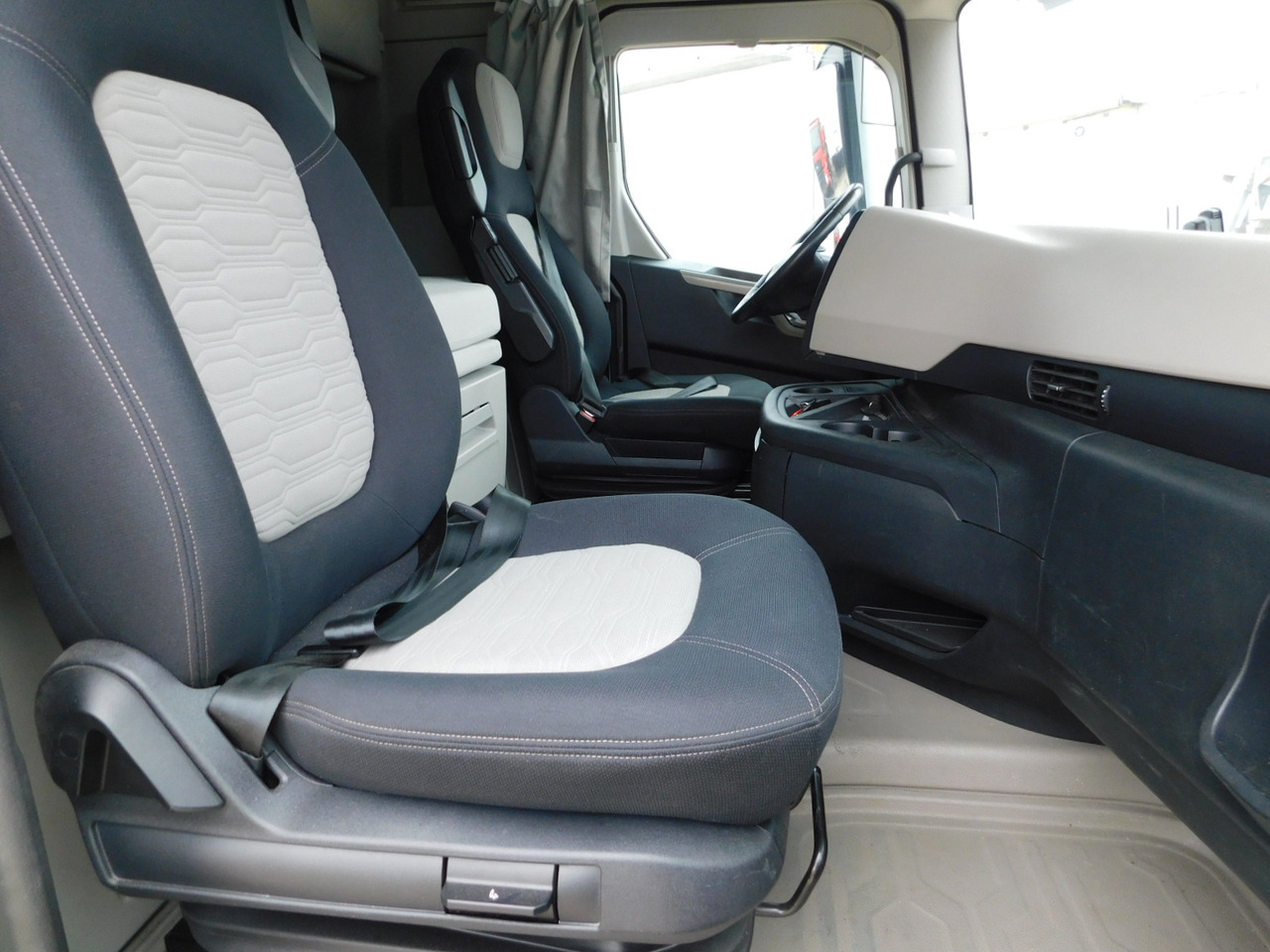 Ford F max ll 4x2 scab e6 12tx2620 - Tractor unit: picture 5 Ford F max ll 4x2 scab e6 12tx2620 - Tractor unit: picture 5