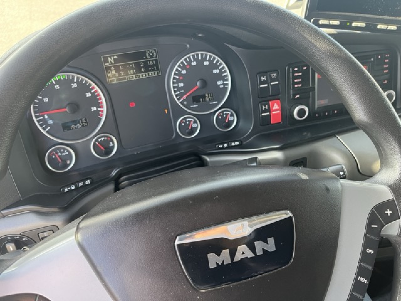 MAN TGX 26.480 6x4 BLS Euro6 Intarder Klima Luftfeder - Tractor unit: picture 3 MAN TGX 26.480 6x4 BLS Euro6 Intarder Klima Luftfeder - Tractor unit: picture 3