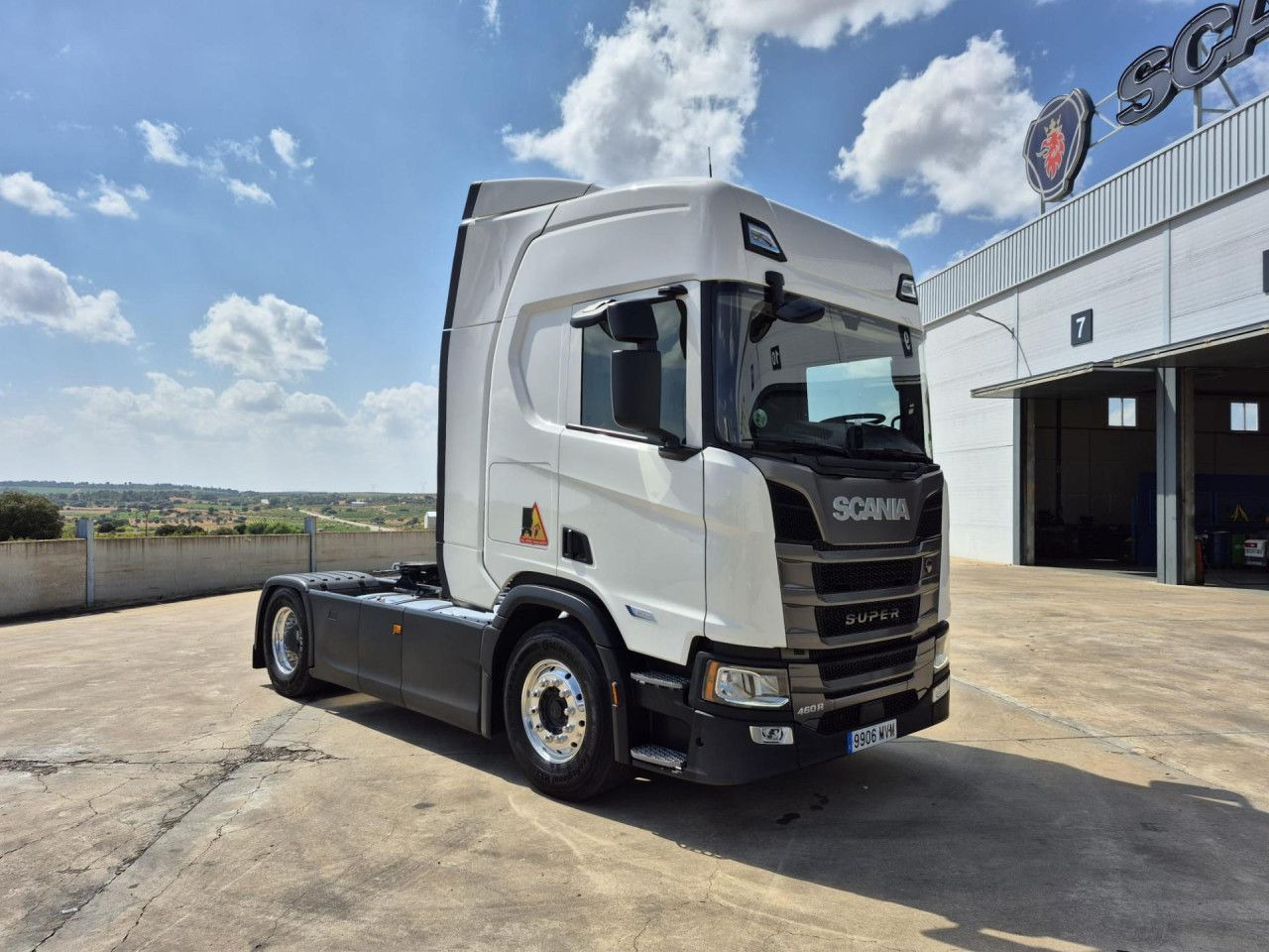 Scania R 460 - Tractor unit: picture 2 Scania R 460 - Tractor unit: picture 2