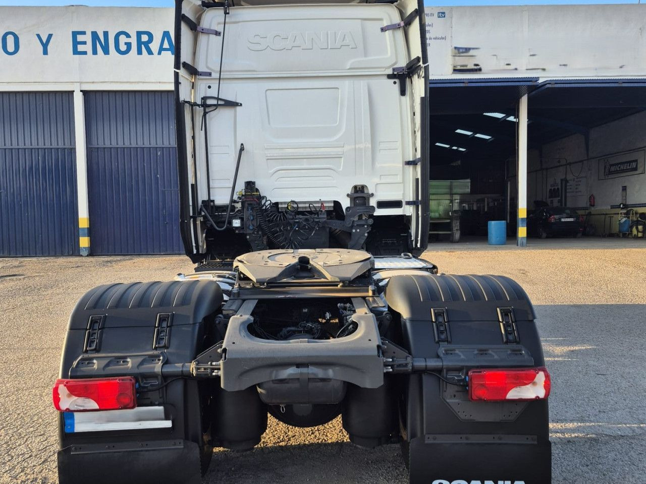 Scania R 590 - Tractor unit: picture 4 Scania R 590 - Tractor unit: picture 4