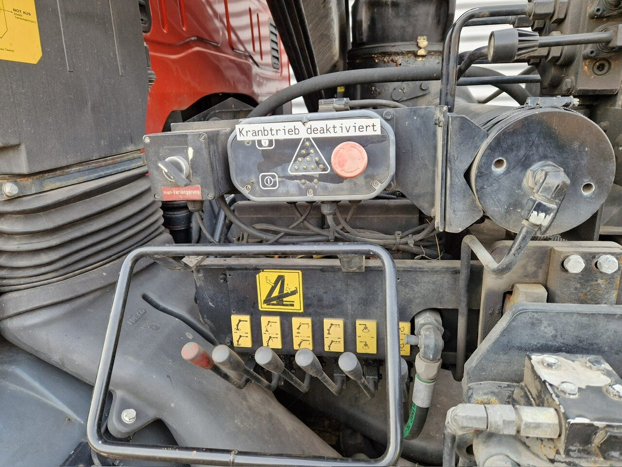 Andere EuroTech 240E38 6x2-4 EuroTech 240E38 6x2-4, Lift-/Lenkachse, Seilwinde, Kran Hiab 100 - Hook lift truck, Crane truck: picture 3 Andere EuroTech 240E38 6x2-4 EuroTech 240E38 6x2-4, Lift-/Lenkachse, Seilwinde, Kran Hiab 100 - Hook lift truck, Crane truck: picture 3