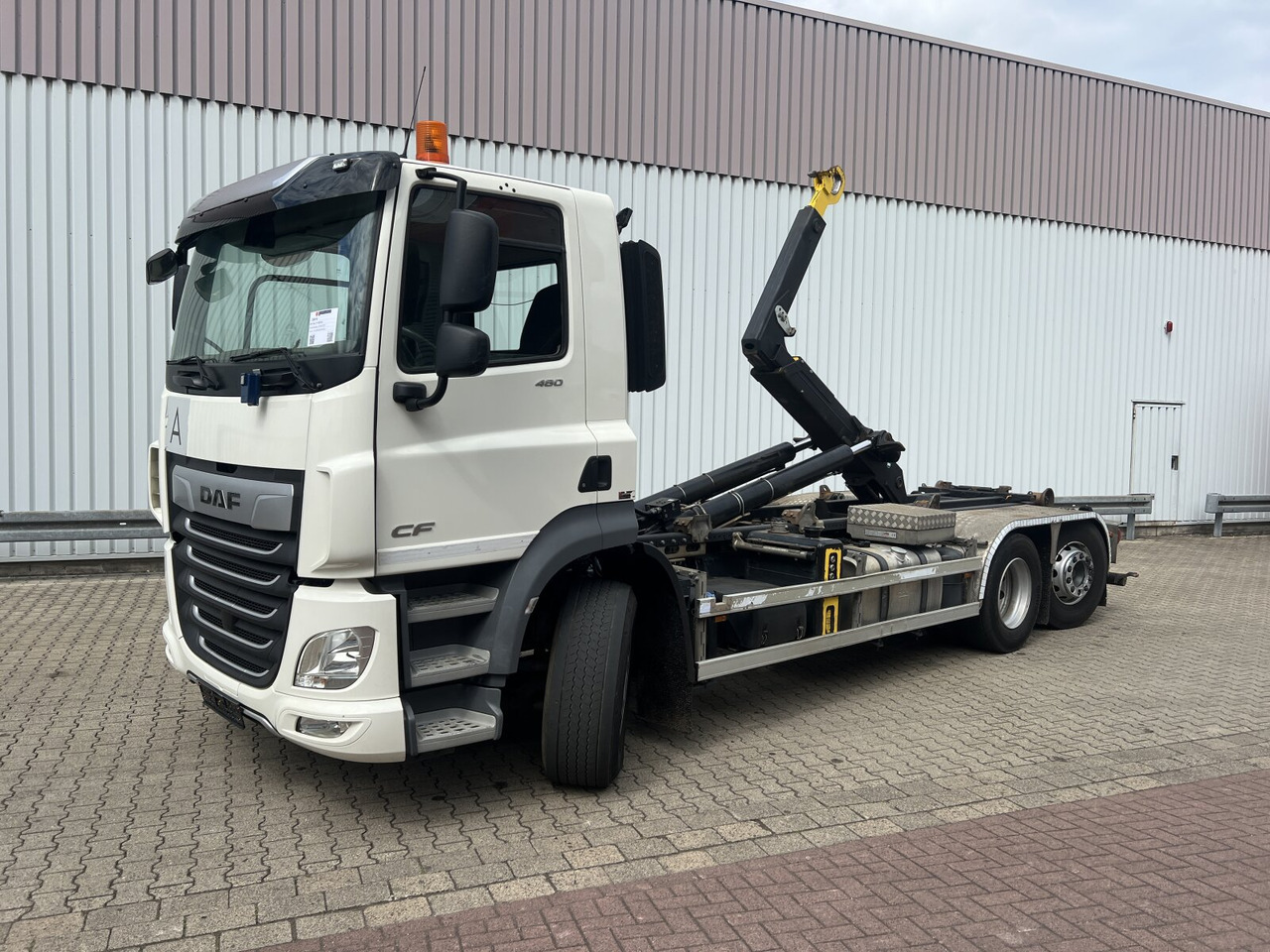 DAF CF 480 6x2 CF 480 6x2, Lenk-/Liftachse - Hook lift truck: picture 1 DAF CF 480 6x2 CF 480 6x2, Lenk-/Liftachse - Hook lift truck: picture 1