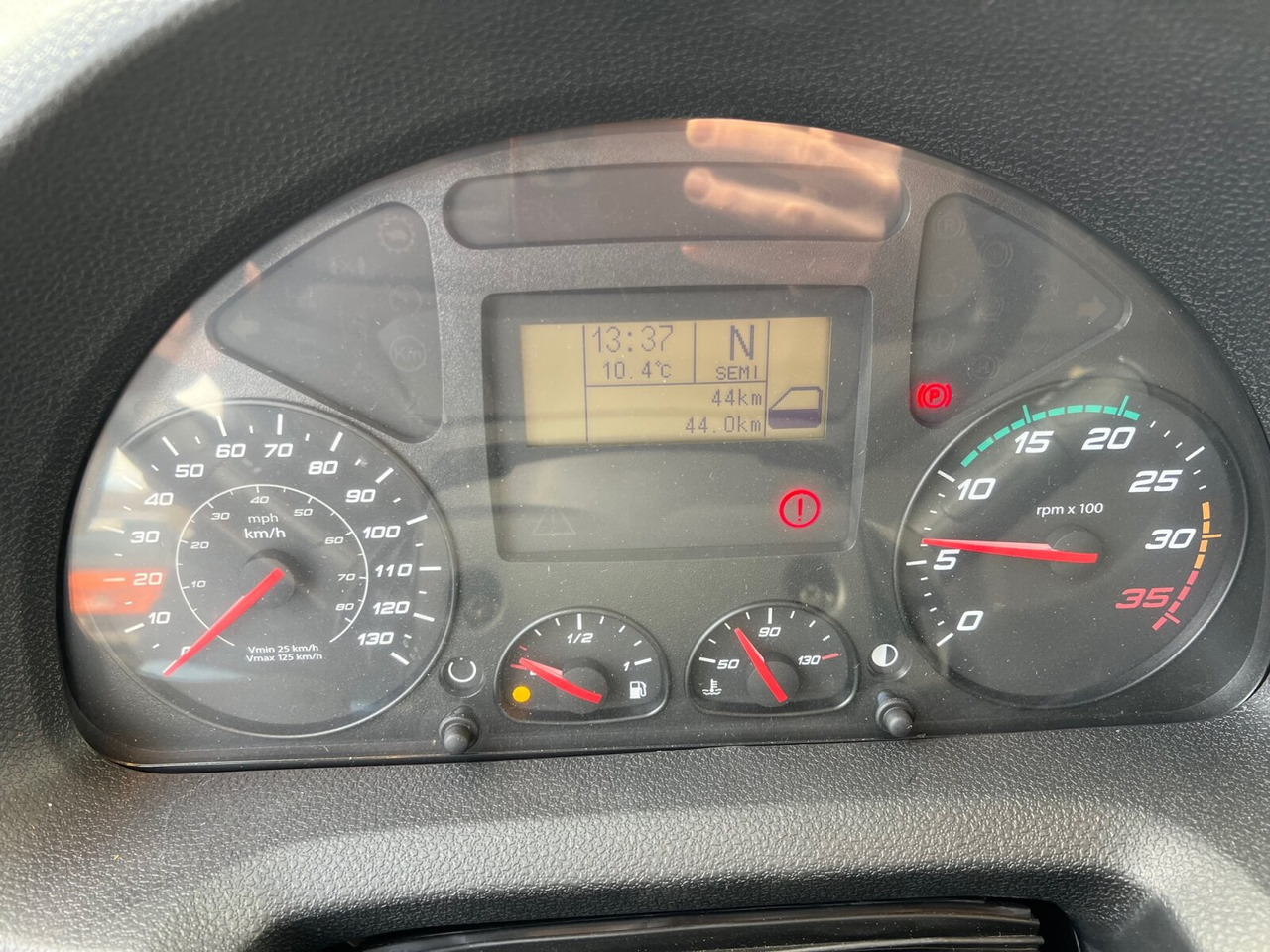 EuroCargo ML160E32 4x2 EuroCargo ML160E32 4x2, Feuerwehr - Hook lift truck: picture 5 EuroCargo ML160E32 4x2 EuroCargo ML160E32 4x2, Feuerwehr - Hook lift truck: picture 5