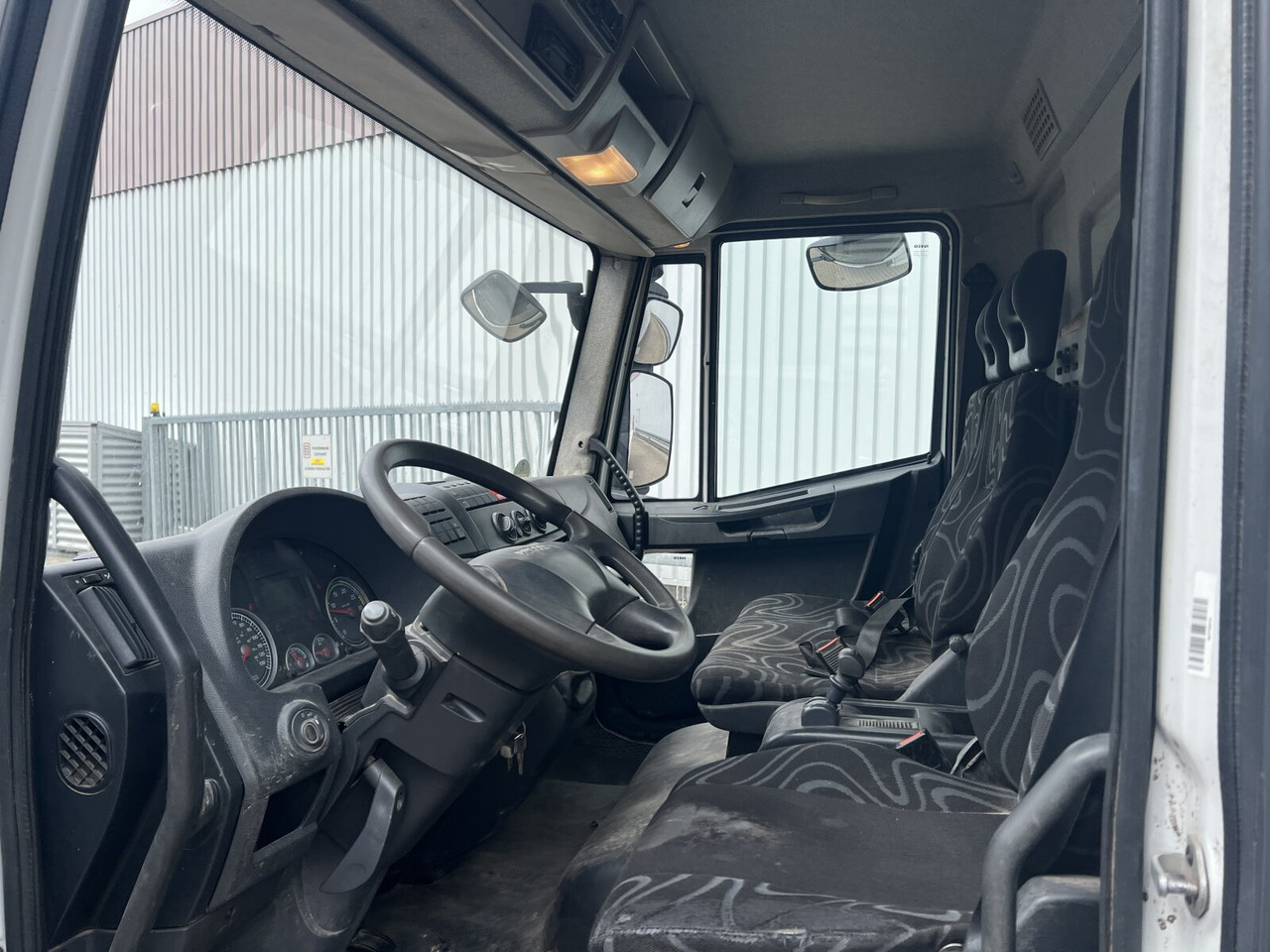 Iveco EuroCargo 75E18 4x2 EuroCargo 75E18 4x2, EEV - Dropside/ Flatbed truck: picture 5 Iveco EuroCargo 75E18 4x2 EuroCargo 75E18 4x2, EEV - Dropside/ Flatbed truck: picture 5