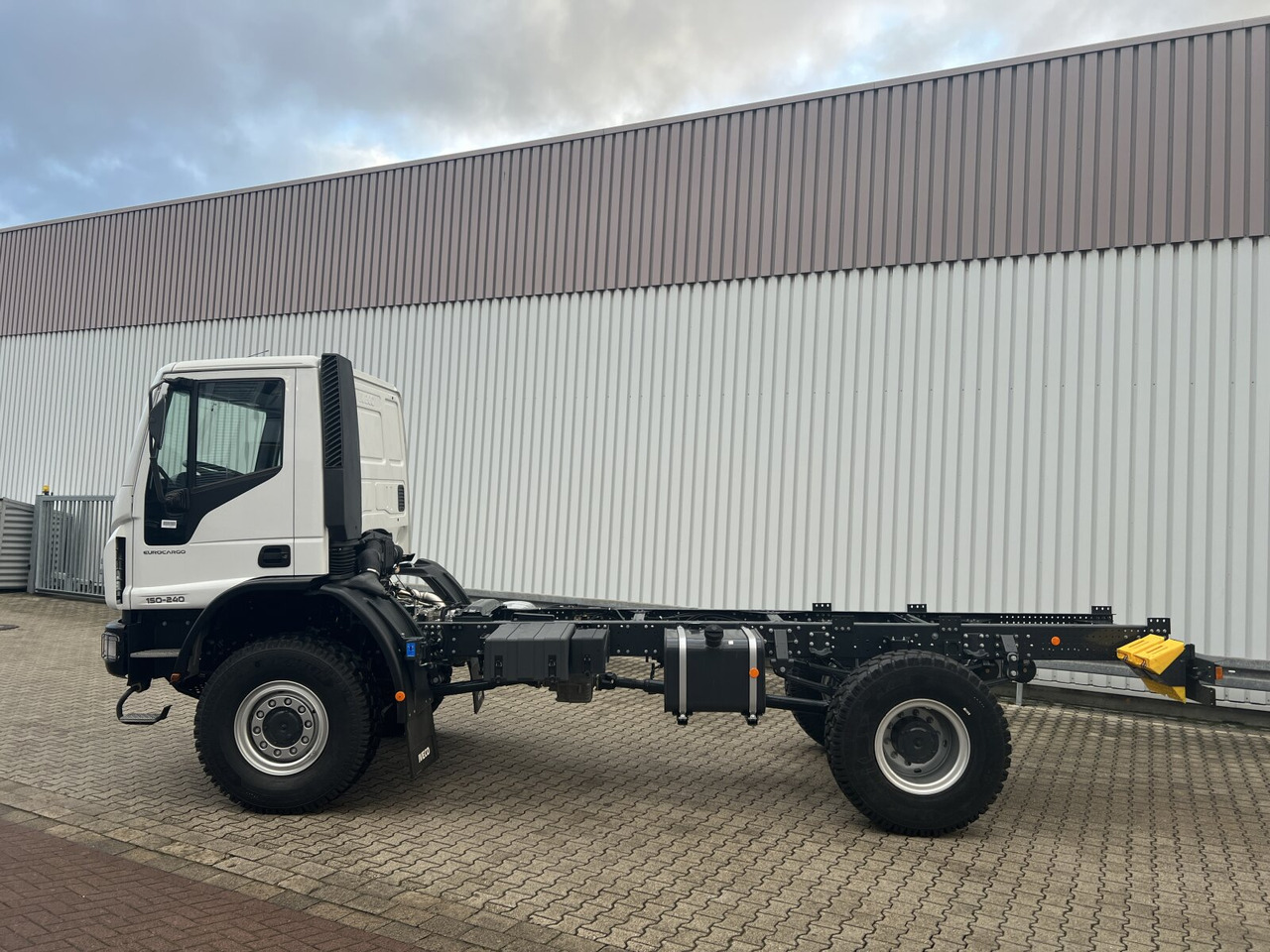 New Cab chassis truck Iveco EuroCargo ML150E24 WS 4x4 EuroCargo ML150E24 WS 4x4, Euro3, mehrfach Vorhanden!: picture 13 New Cab chassis truck Iveco EuroCargo ML150E24 WS 4x4 EuroCargo ML150E24 WS 4x4, Euro3, mehrfach Vorhanden!: picture 13