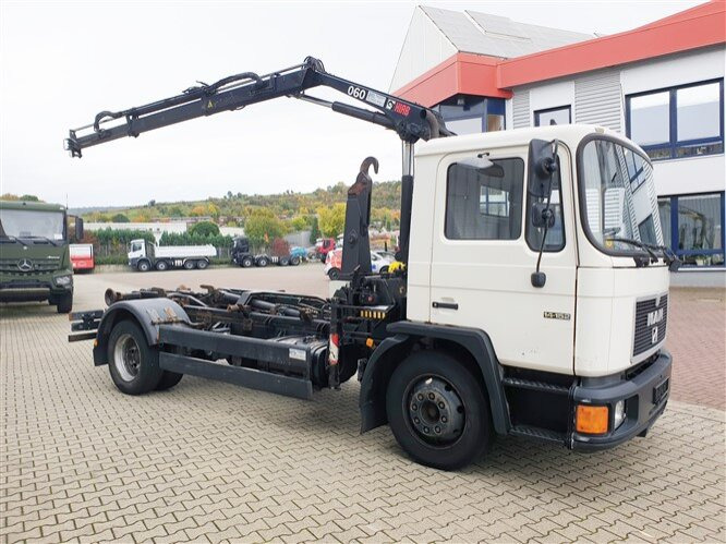 MAN 14.152 F 4x2 BB 14.152 F 4x2 BB mit Kran Hiab 060-2 - Hook lift truck, Crane truck: picture 2 MAN 14.152 F 4x2 BB 14.152 F 4x2 BB mit Kran Hiab 060-2 - Hook lift truck, Crane truck: picture 2