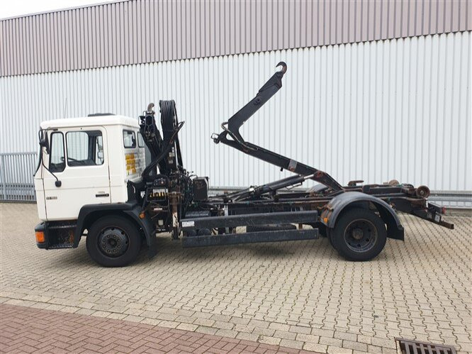 Hook lift truck, Crane truck MAN 14.152 F 4x2 BB 14.152 F 4x2 BB mit Kran Hiab 060-2: picture 9