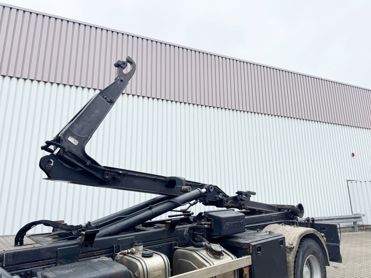 MAN TGM 18.340 4x4 BB TGM 18.340 4x4 BB, Hiab LHT 19046 Abrollkipper, Widi Platte - Hook lift truck: picture 2 MAN TGM 18.340 4x4 BB TGM 18.340 4x4 BB, Hiab LHT 19046 Abrollkipper, Widi Platte - Hook lift truck: picture 2