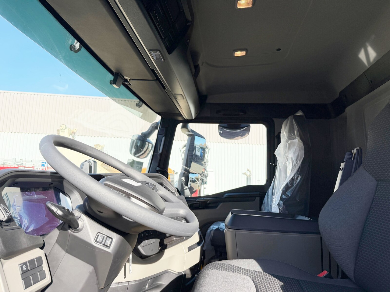 MAN TGS 33.480 6x4 BL CH TGS 33.480 6x4 BL CH, Nebenantrieb - Cab chassis truck: picture 2 MAN TGS 33.480 6x4 BL CH TGS 33.480 6x4 BL CH, Nebenantrieb - Cab chassis truck: picture 2