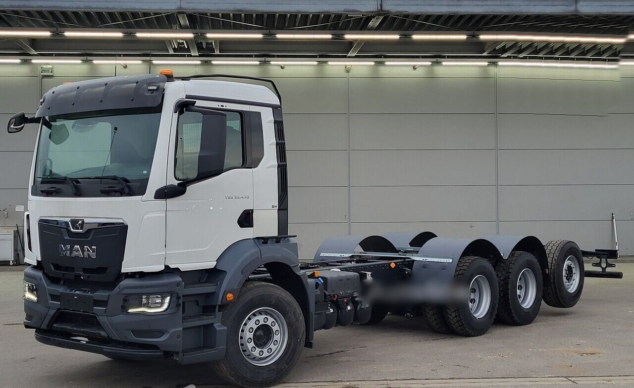 MAN TGS 35.470 8x4-4 BL TGS 35.470 8x4-4 BL, Lenk-/Liftachse, Navi, Nebenantrieb - Cab chassis truck: picture 1 MAN TGS 35.470 8x4-4 BL TGS 35.470 8x4-4 BL, Lenk-/Liftachse, Navi, Nebenantrieb - Cab chassis truck: picture 1