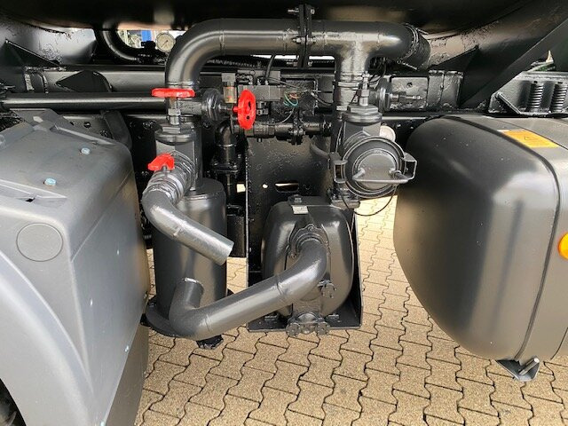 MAN TGS 40.400 6x4 BB TGS 40.400 6x4 BB mit 20.000l Tank - Tank truck: picture 2 MAN TGS 40.400 6x4 BB TGS 40.400 6x4 BB mit 20.000l Tank - Tank truck: picture 2