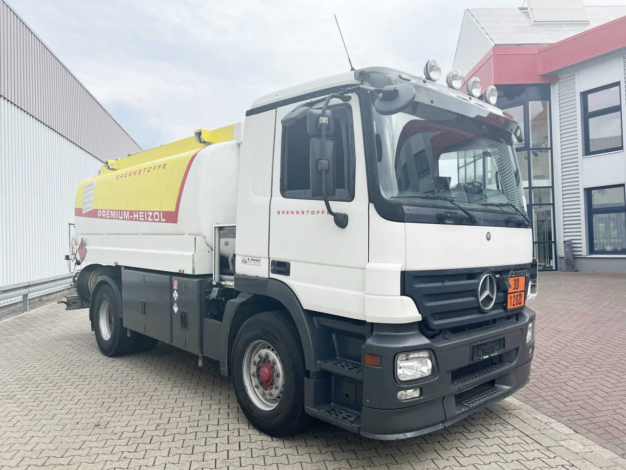 Tank truck Mercedes-Benz Actros 1844 L 4x2 Actros 1844 L 4x2, Tank 14.250l: picture 9