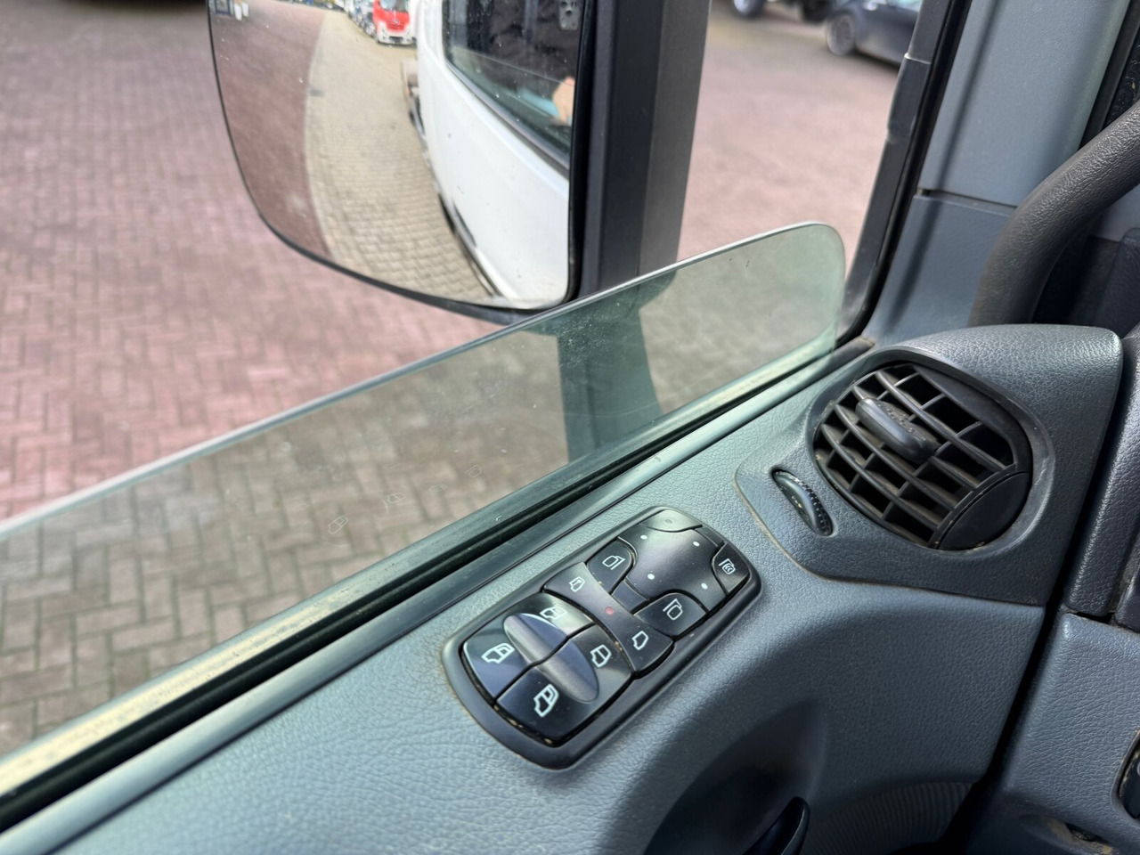 Mercedes-Benz Actros 2644 L 6x4 Actros 2644 L 6x4 - Cab chassis truck: picture 2 Mercedes-Benz Actros 2644 L 6x4 Actros 2644 L 6x4 - Cab chassis truck: picture 2