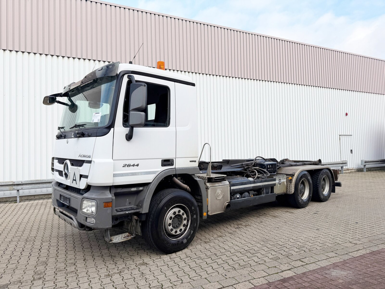 Mercedes-Benz Actros 2644 L 6x4 Actros 2644 L 6x4 - Cab chassis truck: picture 1 Mercedes-Benz Actros 2644 L 6x4 Actros 2644 L 6x4 - Cab chassis truck: picture 1