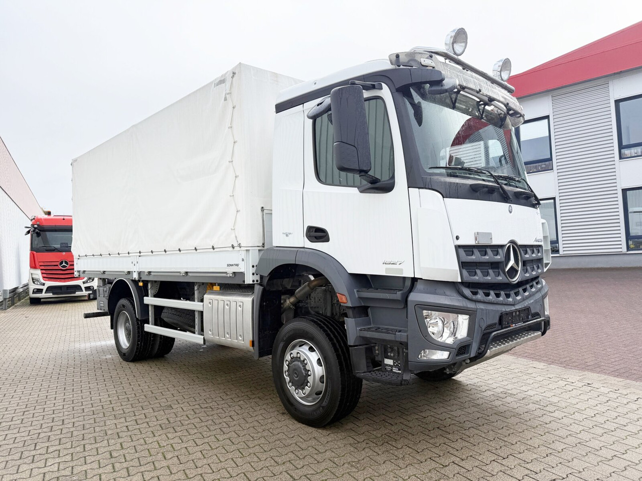 Dropside/ Flatbed truck Mercedes-Benz Arocs 1827 A 4x4 Arocs 1827 A 4x4, Ex-!: picture 10 Dropside/ Flatbed truck Mercedes-Benz Arocs 1827 A 4x4 Arocs 1827 A 4x4, Ex-!: picture 10