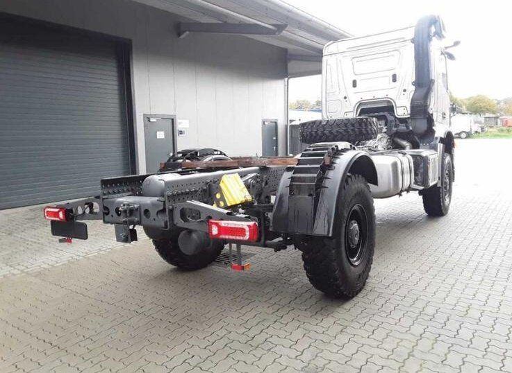 Mercedes-Benz Arocs 2053 A 4x4 Arocs 2053 A 4x4, Grounder, MirrorCam, Multimedia Cockpit, Navi - Cab chassis truck: picture 5 Mercedes-Benz Arocs 2053 A 4x4 Arocs 2053 A 4x4, Grounder, MirrorCam, Multimedia Cockpit, Navi - Cab chassis truck: picture 5