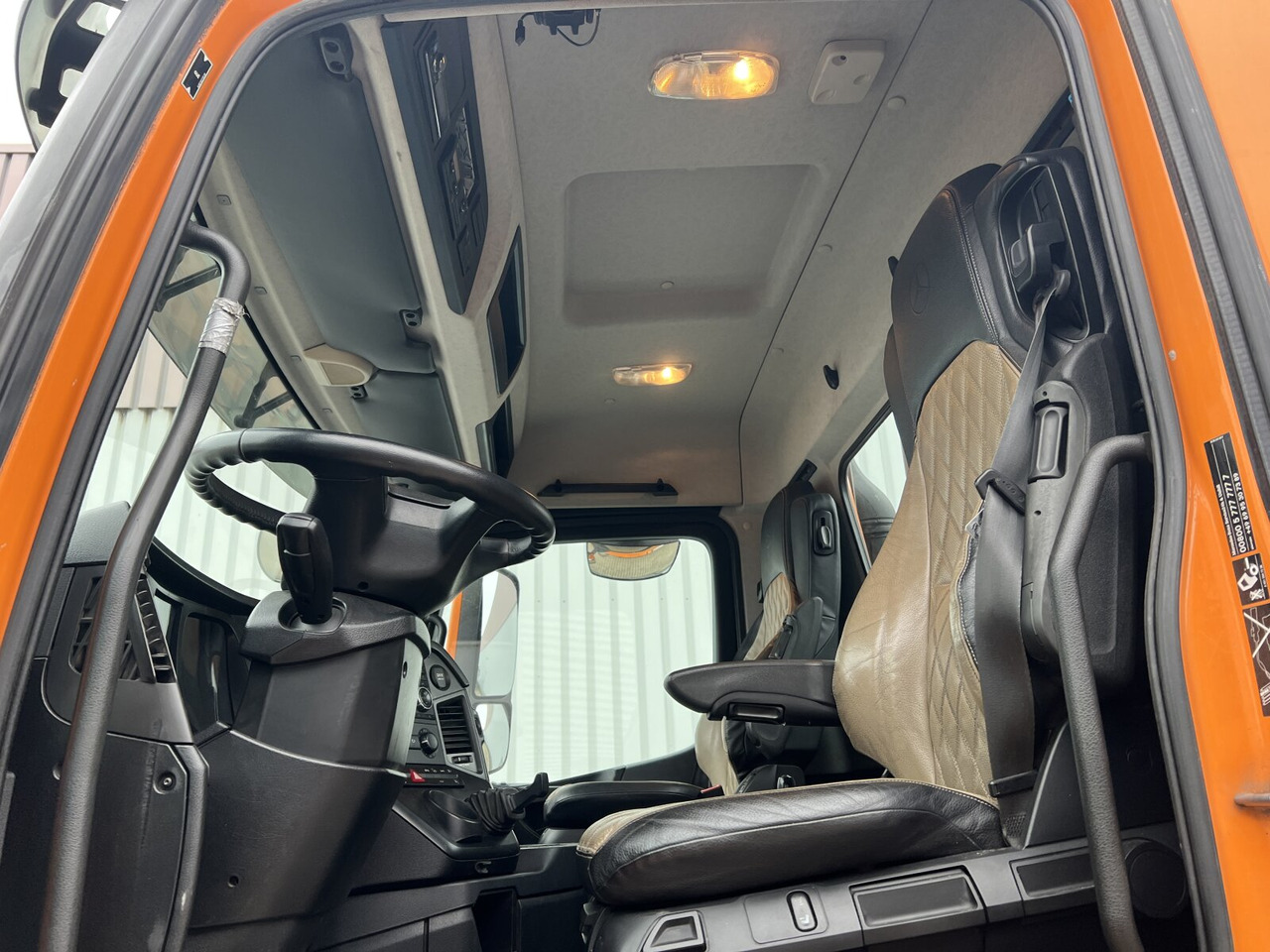 Mercedes-Benz Arocs 2552 L 6x2 Arocs 2552 L 6x2, Lenk-/Liftachse - Hook lift truck: picture 2 Mercedes-Benz Arocs 2552 L 6x2 Arocs 2552 L 6x2, Lenk-/Liftachse - Hook lift truck: picture 2