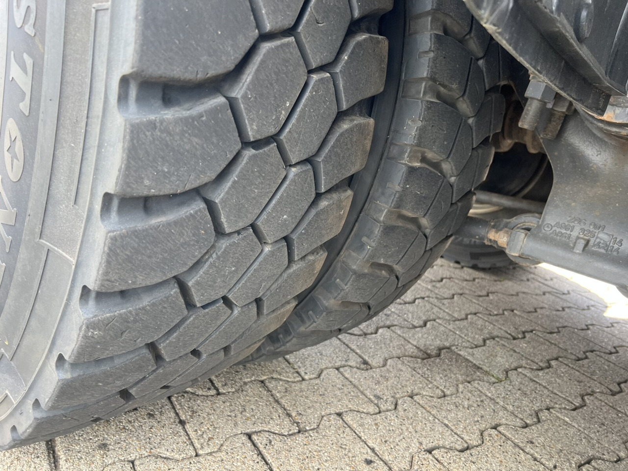 Mercedes-Benz Arocs 2635/40 K 6x4 Arocs 2635/40 K 6x4, Bordmatik links - Tipper: picture 2 Mercedes-Benz Arocs 2635/40 K 6x4 Arocs 2635/40 K 6x4, Bordmatik links - Tipper: picture 2