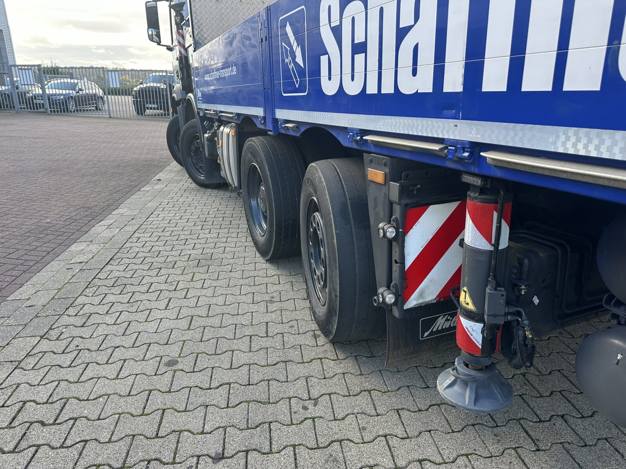 Mercedes-Benz Arocs 3245 L 8x2/6 Arocs 3245 L 8x2/6, Kran Fassi F 545 RA 2.26 XE, Jib, Funk, 29,7 m - 400 kg - Crane truck, Dropside/ Flatbed truck: picture 3 Mercedes-Benz Arocs 3245 L 8x2/6 Arocs 3245 L 8x2/6, Kran Fassi F 545 RA 2.26 XE, Jib, Funk, 29,7 m - 400 kg - Crane truck, Dropside/ Flatbed truck: picture 3