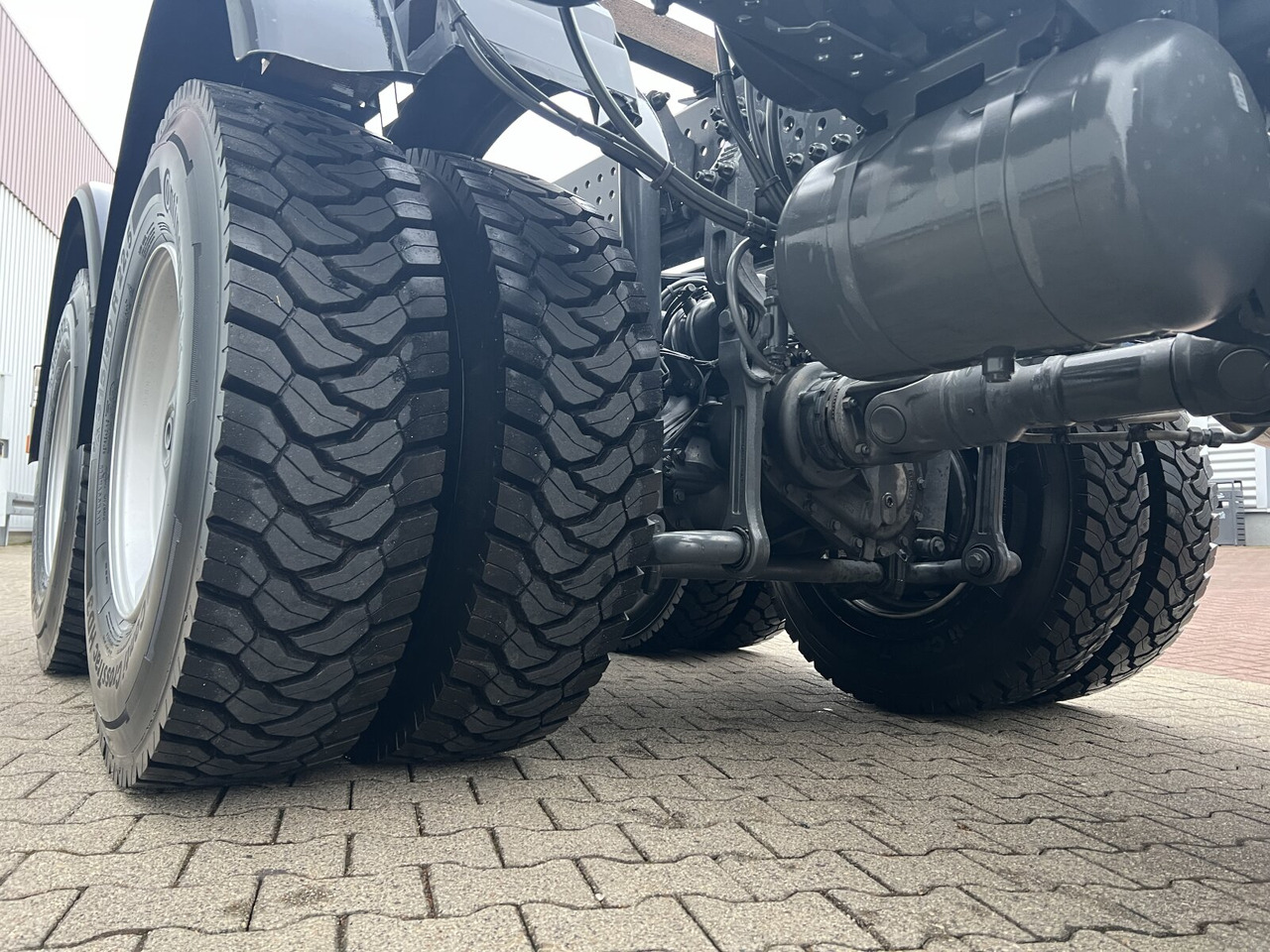 Mercedes-Benz Arocs 3340/46 A 6x6 Arocs 3340/46 A 6x6, Grounder - Cab chassis truck: picture 4 Mercedes-Benz Arocs 3340/46 A 6x6 Arocs 3340/46 A 6x6, Grounder - Cab chassis truck: picture 4