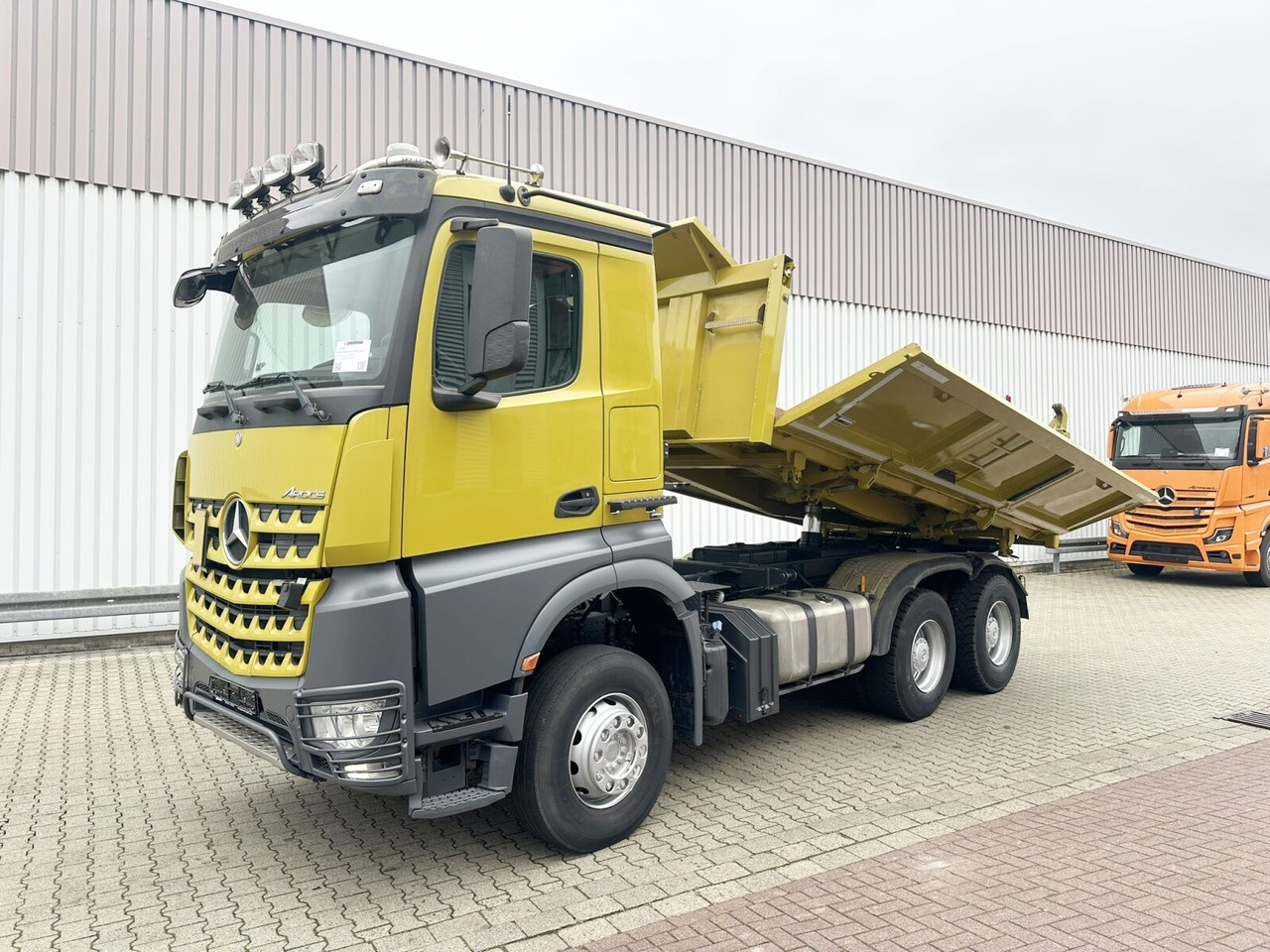 Mercedes-Benz Arocs 3363 K 6x4 Arocs 3363 K 6x4, Grounder, Turbo-Retarder-Kupplung, Bordmatik - Tipper: picture 1 Mercedes-Benz Arocs 3363 K 6x4 Arocs 3363 K 6x4, Grounder, Turbo-Retarder-Kupplung, Bordmatik - Tipper: picture 1