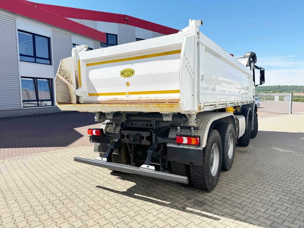 Mercedes-Benz Arocs 4142 K 8x4/4 Arocs 4142/45 K 8x4/4, Meiller Bordmatik links - Tipper: picture 4 Mercedes-Benz Arocs 4142 K 8x4/4 Arocs 4142/45 K 8x4/4, Meiller Bordmatik links - Tipper: picture 4