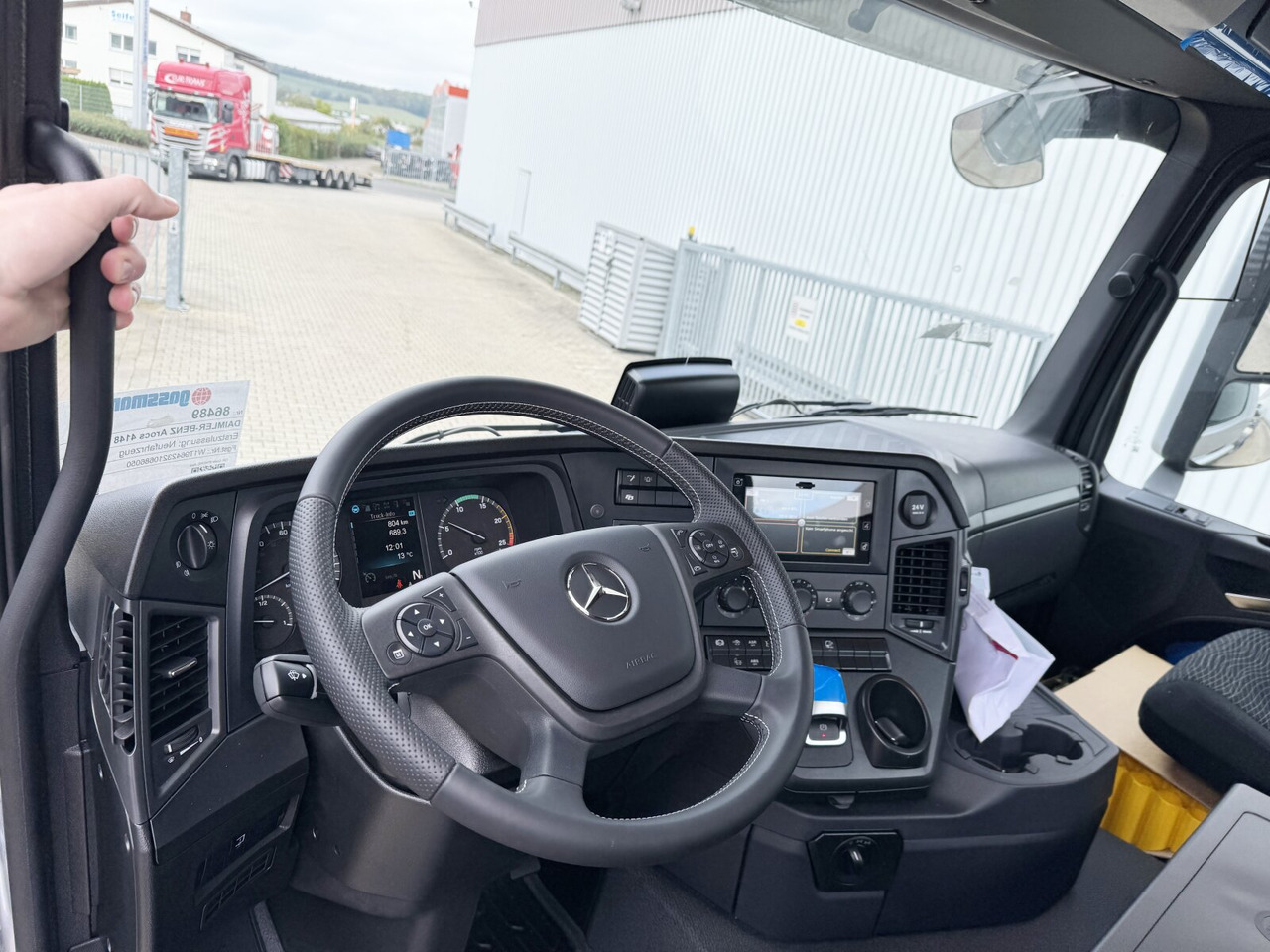 Mercedes-Benz Arocs 4148 K 8x4/4 Arocs 4148 K 8x4/4/45, Turbo-Retarder-Kupplung, Grounder - Hook lift truck: picture 4 Mercedes-Benz Arocs 4148 K 8x4/4 Arocs 4148 K 8x4/4/45, Turbo-Retarder-Kupplung, Grounder - Hook lift truck: picture 4
